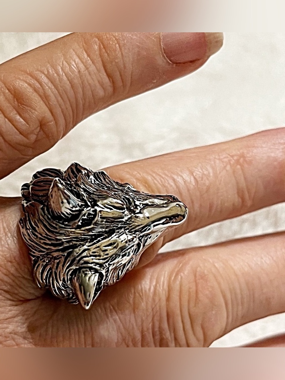 ๐ WOLF RING - "Untamed Spirit"
Ring NWT - Picture 2 of 8